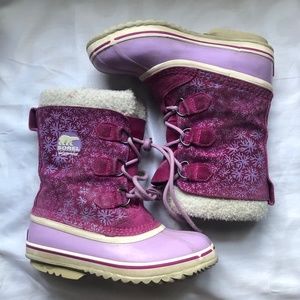 Sorel snowflake boots size Women 6 / Youth 4